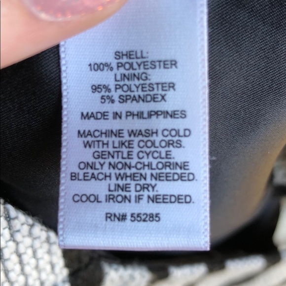 Crop Top Black/White Striped - Picture 3 of 4